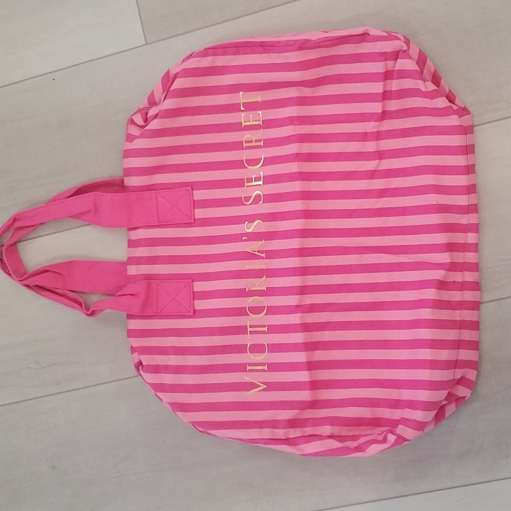 VICTORIA'S SECRET WEEKEND BAG